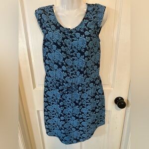 Cabi Java Floral Print Tie Waist Dress Size XSMALL Blues With Pockets!